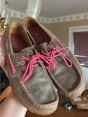Breast Cancer Awareness Twisted X Brown Leather Shoes with Pink Accents